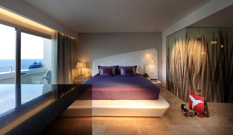 USHUAIA - ANYTHING CAN HAPPEN STAGE VIEW GED